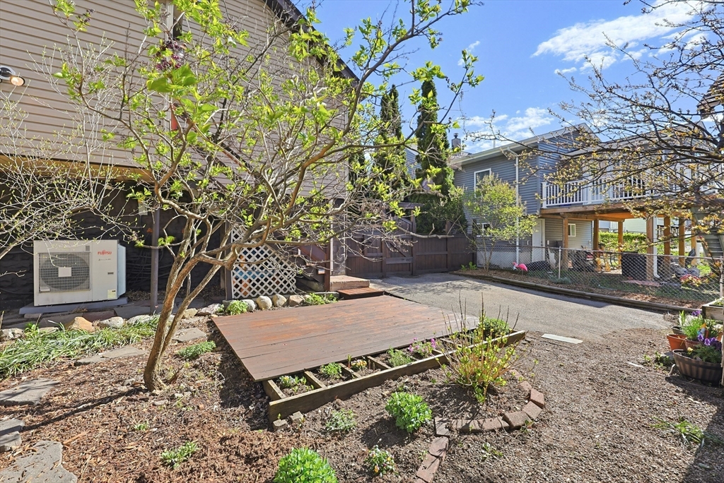 73 Taylor St