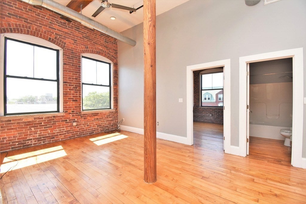 275 Essex St #203, Salem, MA, 275 Essex St #203, Salem, MA Photo #3