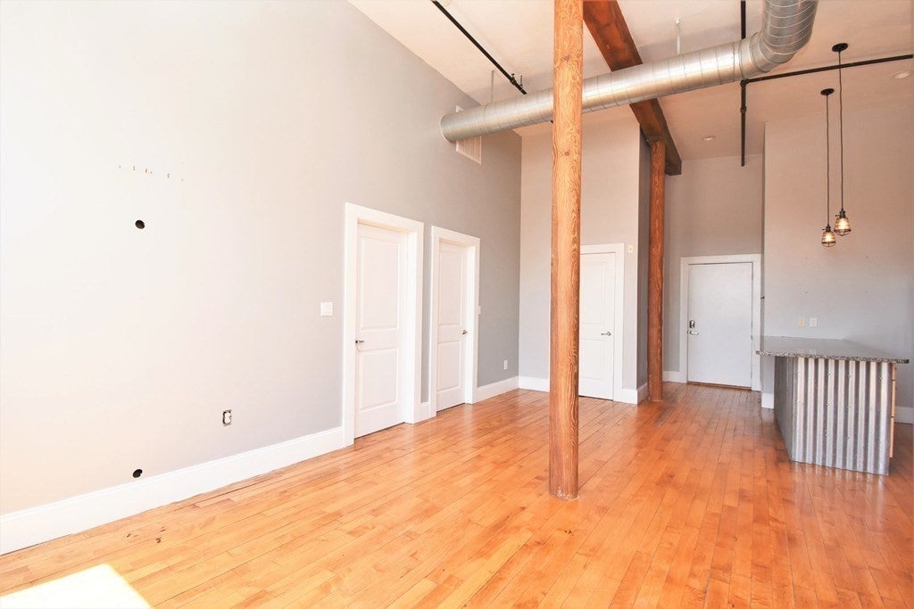 275 Essex St #203, Salem, MA, 275 Essex St #203, Salem, MA Photo #6