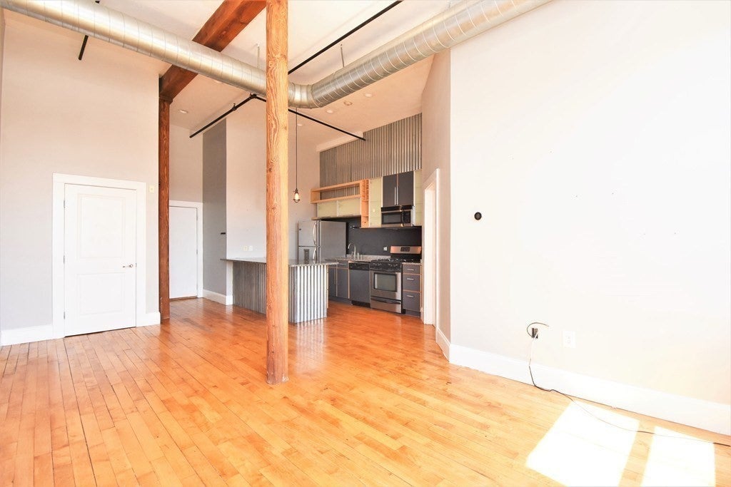 275 Essex St #203, Salem, MA, 275 Essex St #203, Salem, MA Photo #5
