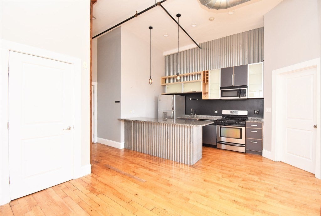 275 Essex St #203, Salem, MA, 275 Essex St #203, Salem, MA Photo #16