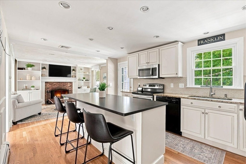 9 Catherine Avenue, Franklin, MA, 9 Catherine Avenue, Franklin, MA Photo #9