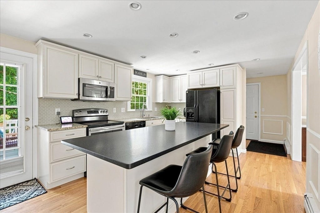 9 Catherine Avenue, Franklin, MA, 9 Catherine Avenue, Franklin, MA Photo #8