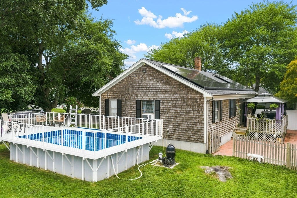 75 Acorn St, New Bedford, MA Photo #29