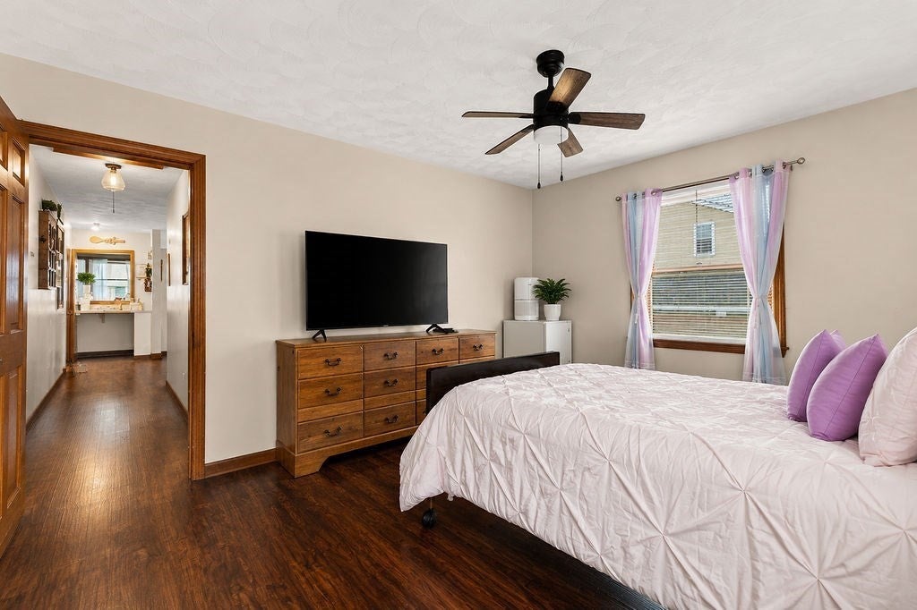 75 Acorn St, New Bedford, MA Photo #12