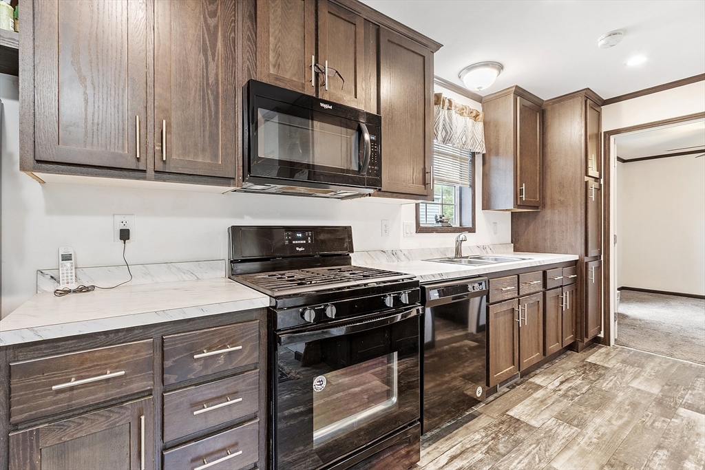 25 Groton School Road 23