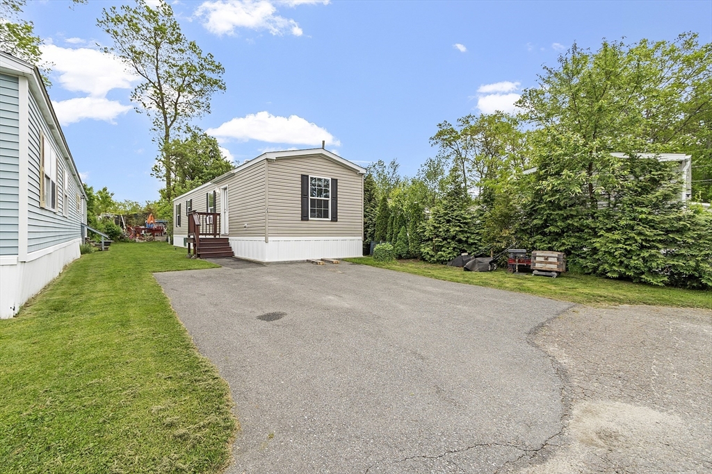 25 Groton School Road 23