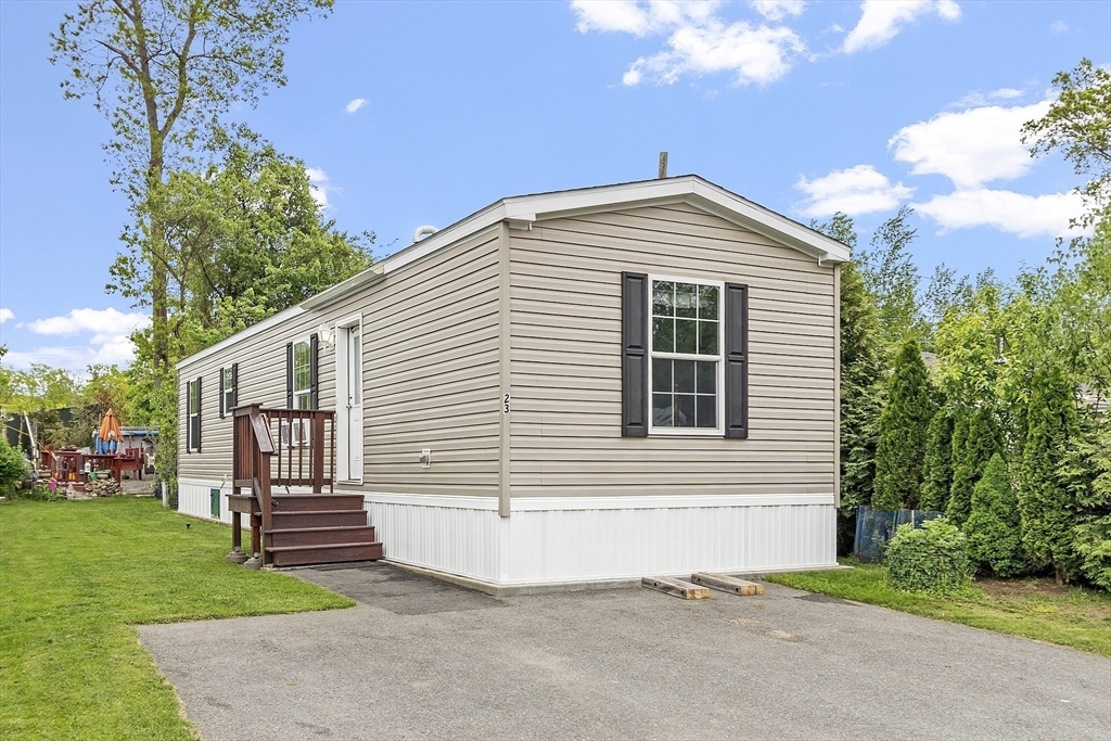 25 Groton School Road 23
