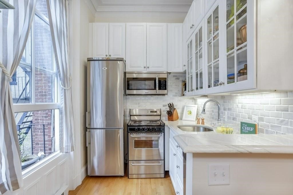 376 Marlborough St 4B