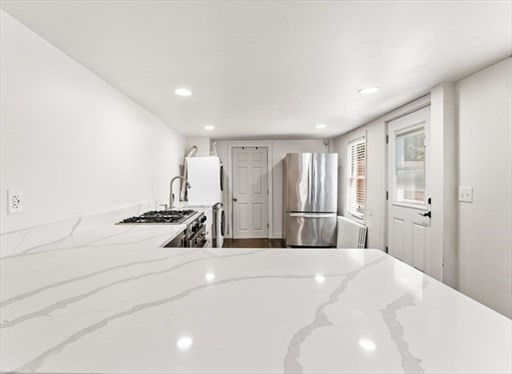 29-31 Pond St