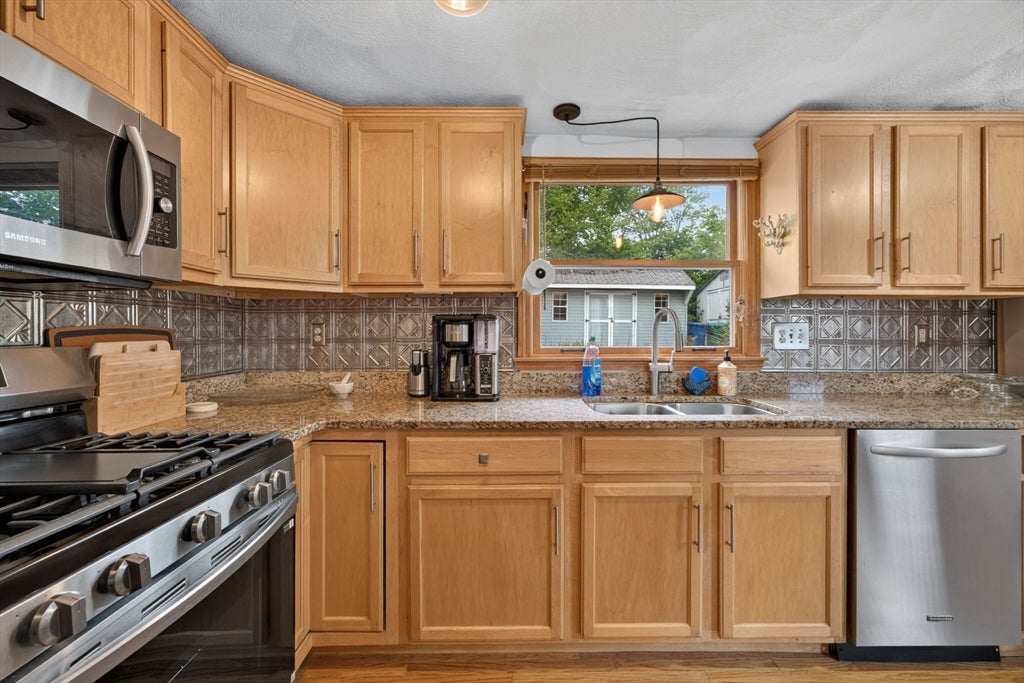4 Jeffrey Rd, Billerica, MA, 4 Jeffrey Rd, Billerica, MA Photo #19