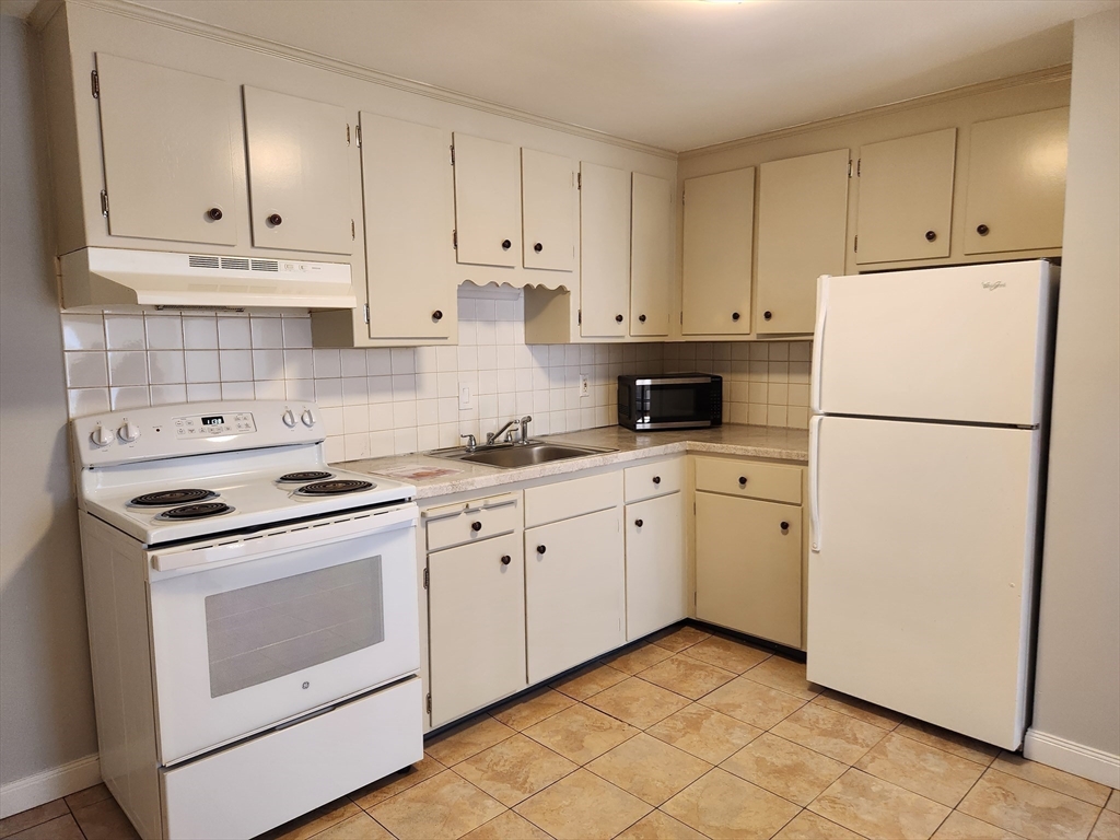 31 Montvale Ave 8