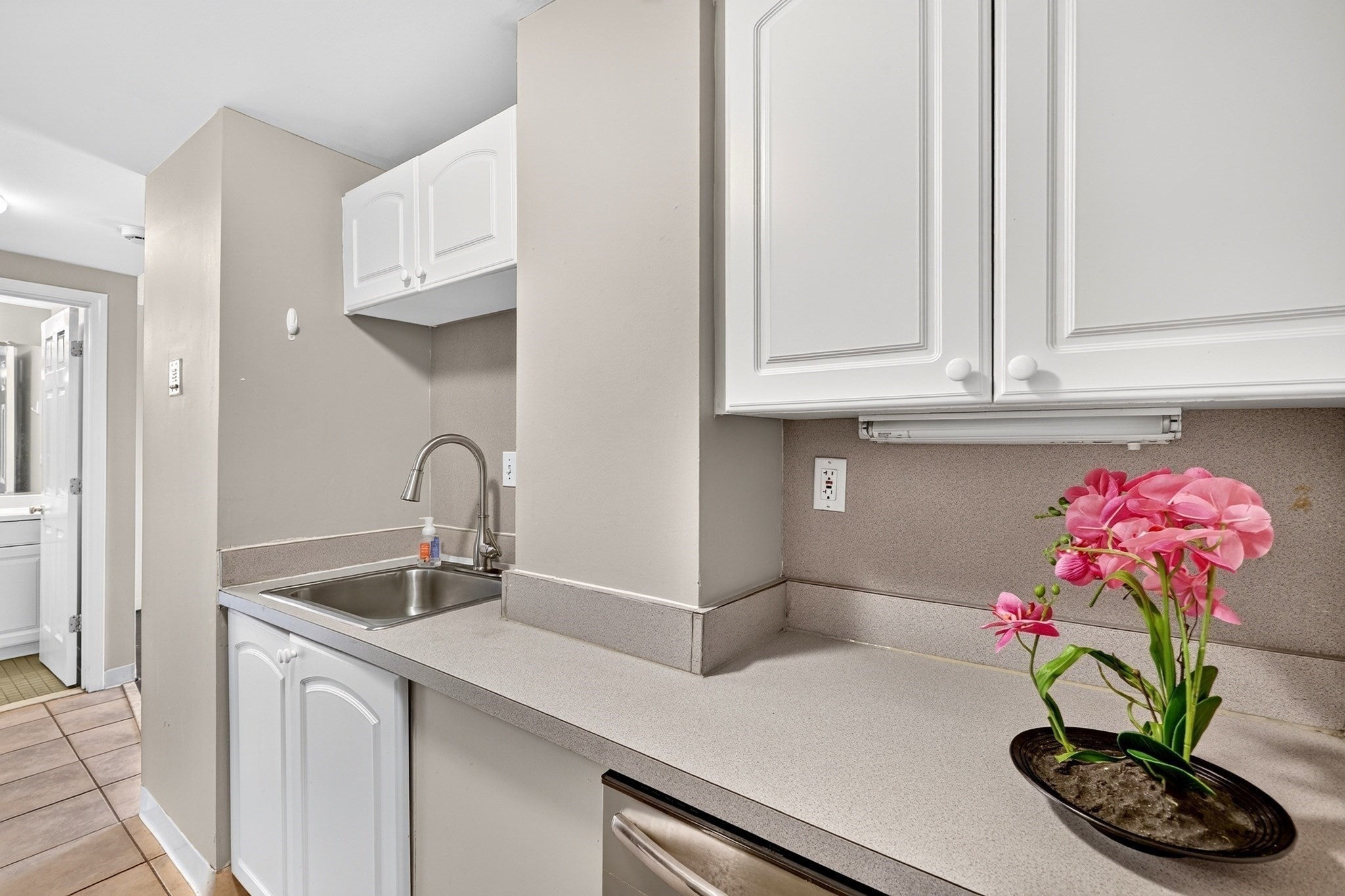 15 N Beacon St U316