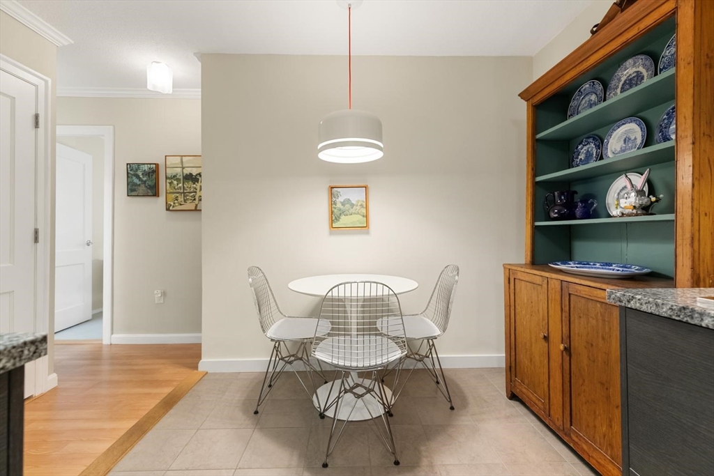 2 Hawthorne Pl 5M