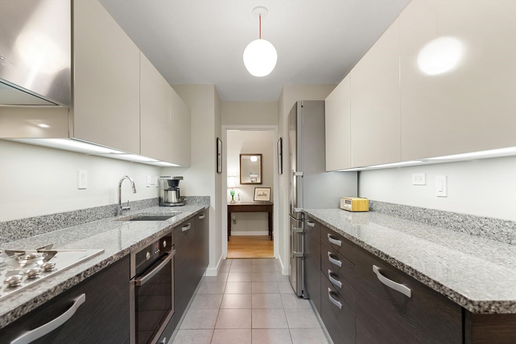 2 Hawthorne Pl 5M