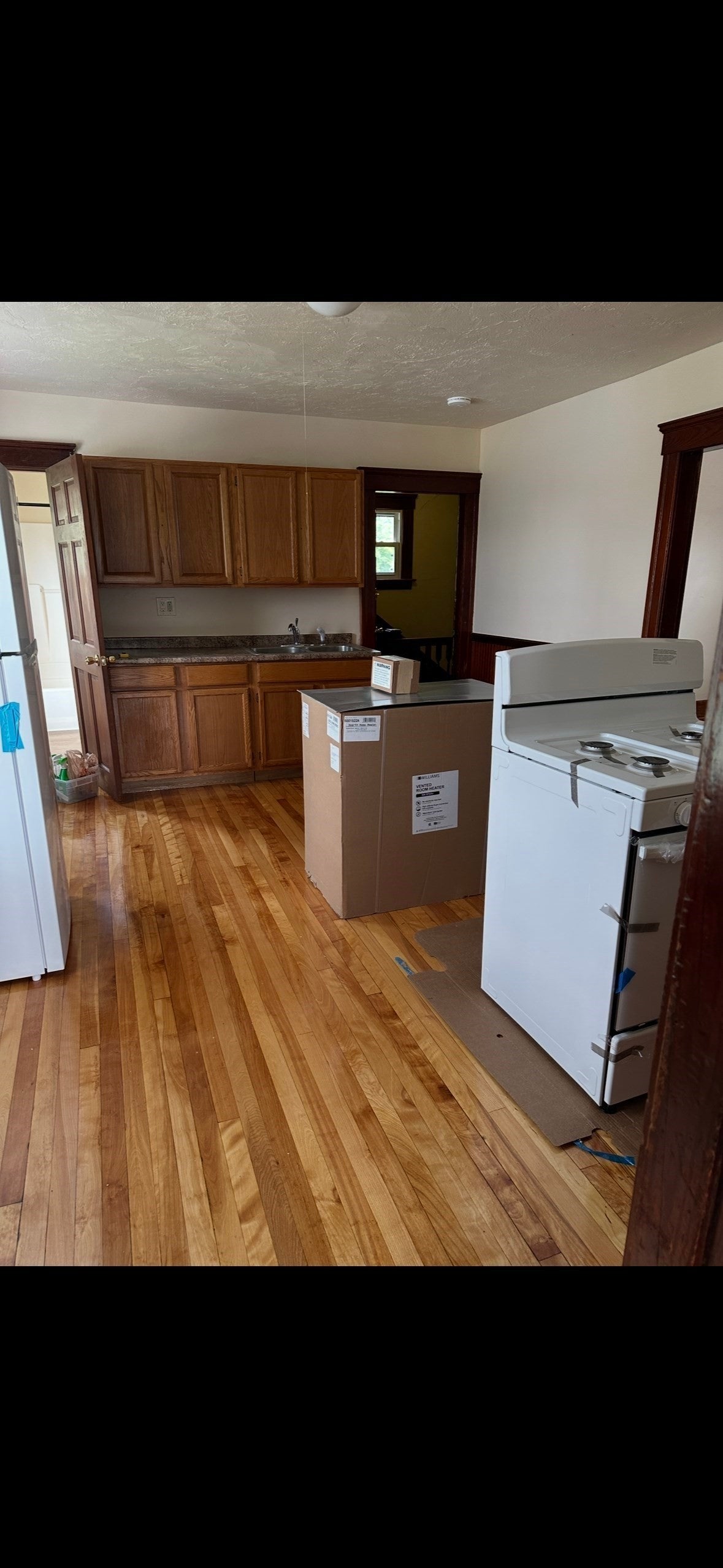 47 Lincoln St, Webster, MA Photo #8