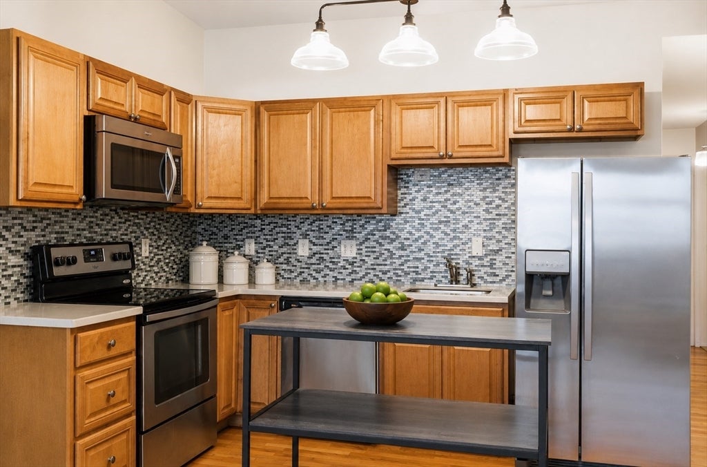 252 E Street 1