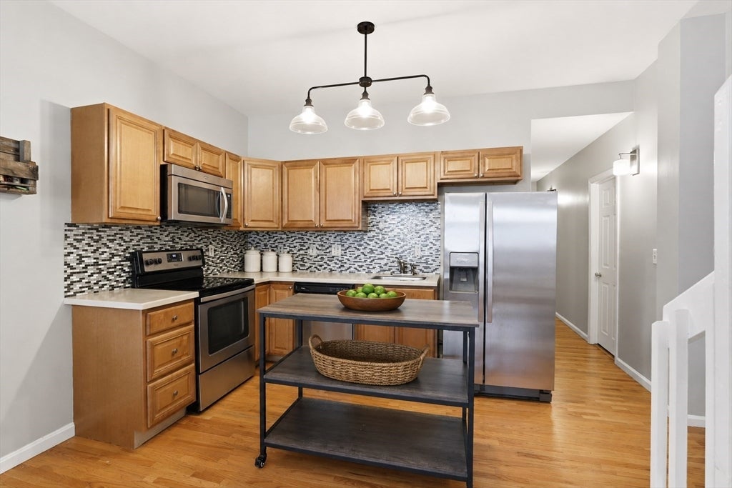 252 E Street 1