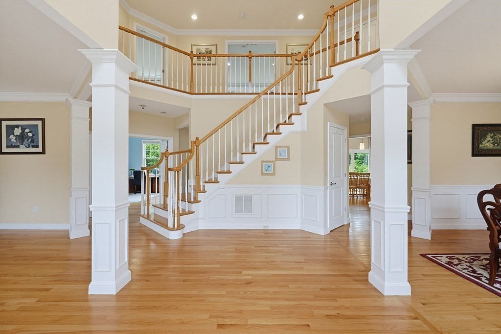 35 Howarth Dr