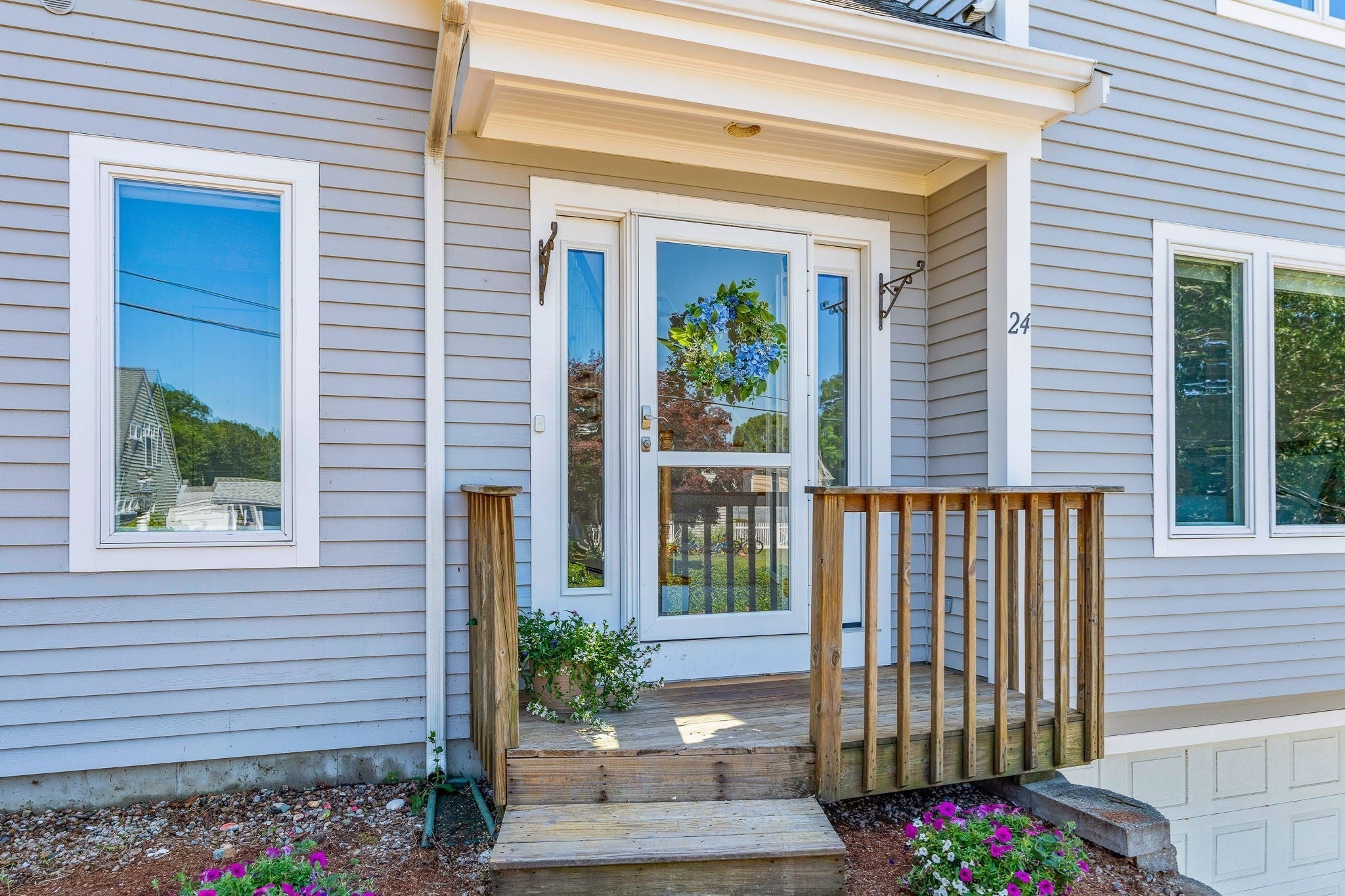 24 Bluff Ave
