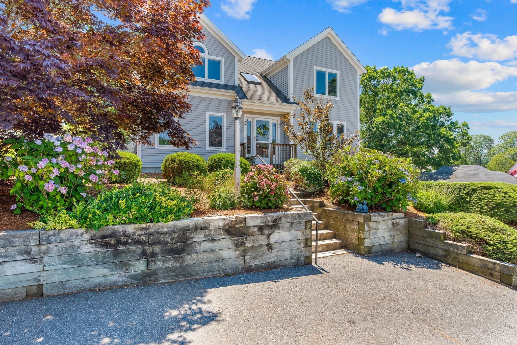 24 Bluff Ave