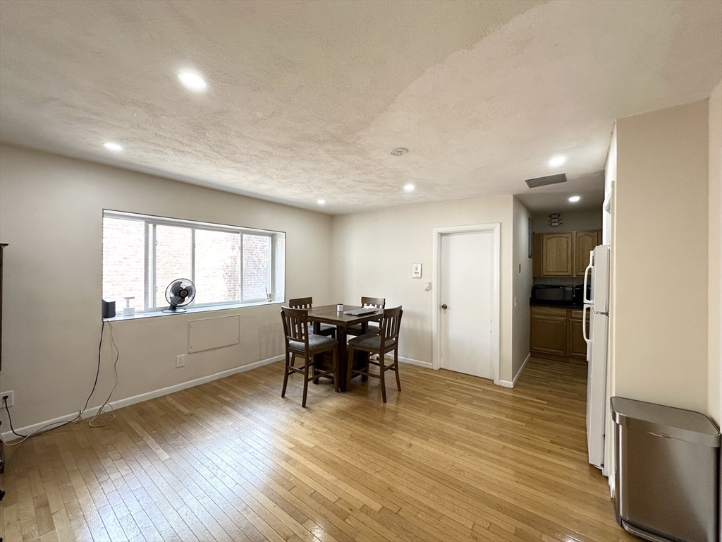 Click for 200 Kelton St #34, Boston, MA slideshow