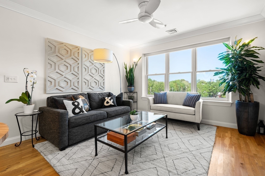 156 Green St 303