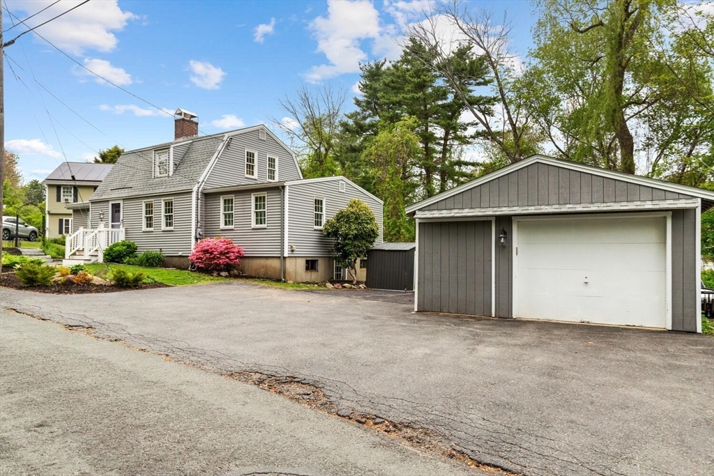 1 Woodman St