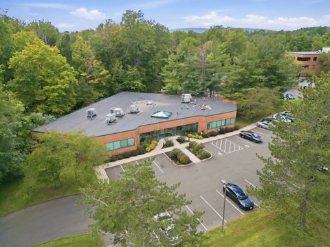 Photo of 3 Northwestern Dr #3, Bloomfield, CT 06002 (MLS # 73582443)