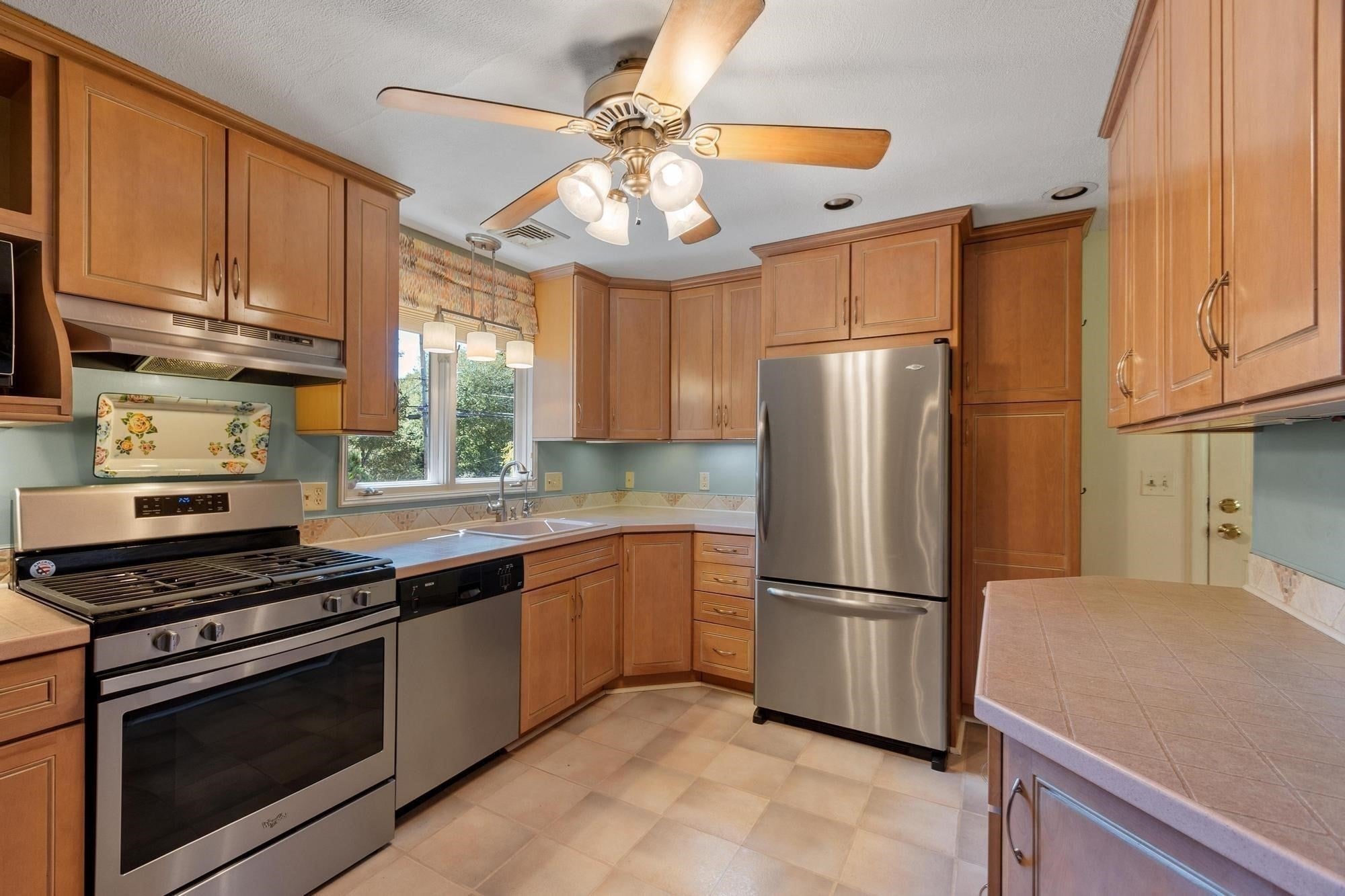 1 Birchwood Terrace, Groveland, MA, 1 Birchwood Terrace, Groveland, MA Photo #5
