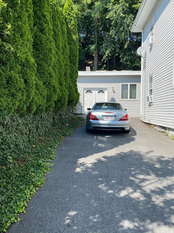 Click for 203 Gladstone Street #R, Boston, MA slideshow Click for 203 Gladstone Street #R, Boston, MA slideshow