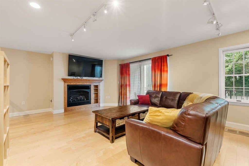24 N Stone Mill Dr 1112