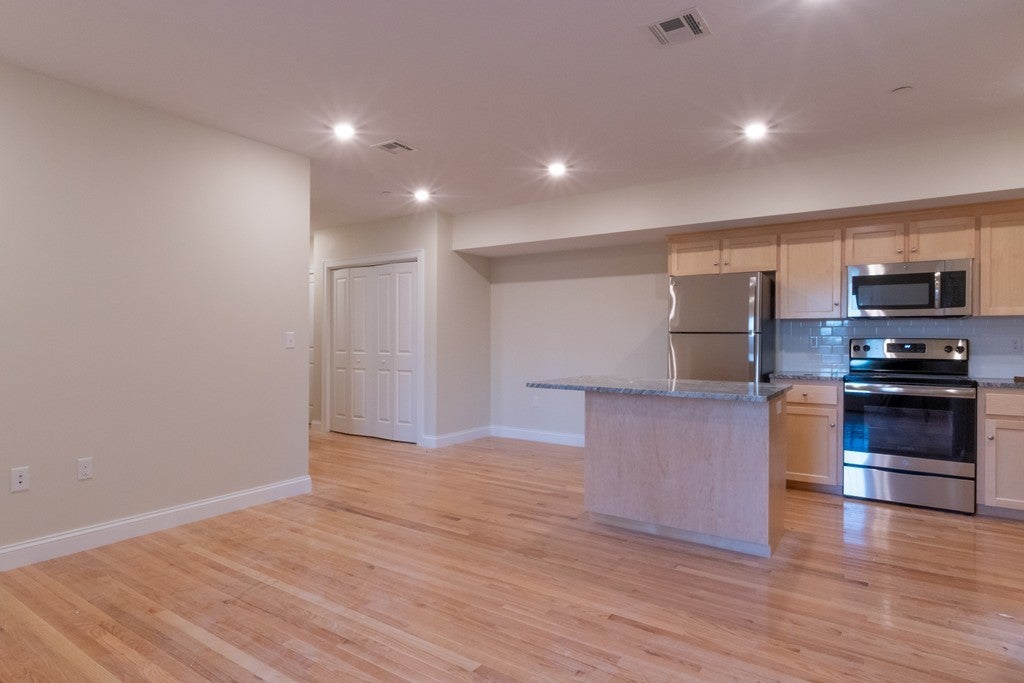 80 North Meadows Road #204, Medfield, MA, 80 North Meadows Road #204, Medfield, MA Photo #2