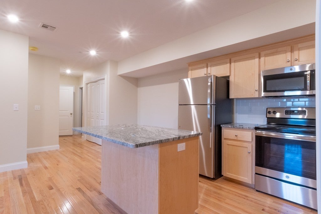 80 North Meadows Road #204, Medfield, MA, 80 North Meadows Road #204, Medfield, MA Photo #3