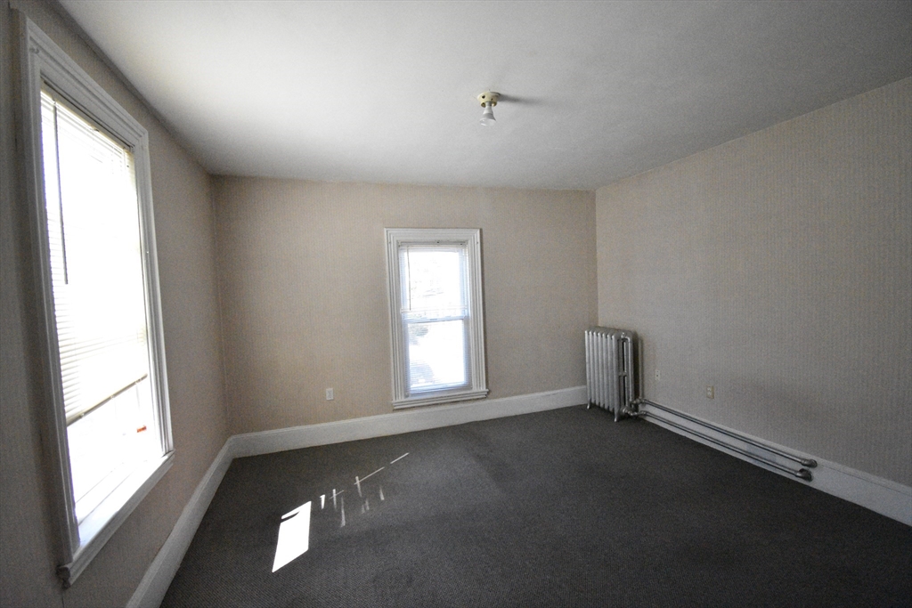 131-133 Linden Ave