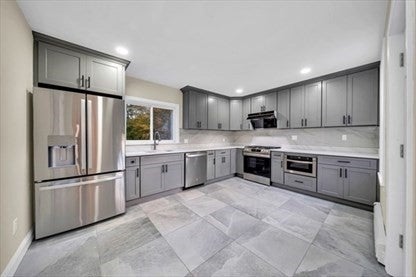 1297 Pleasant St, Weymouth, MA, 1297 Pleasant St, Weymouth, MA Photo #4