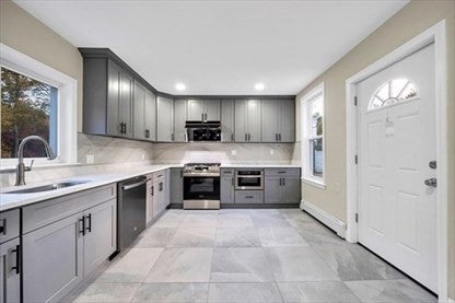 1297 Pleasant St, Weymouth, MA, 1297 Pleasant St, Weymouth, MA Photo #6