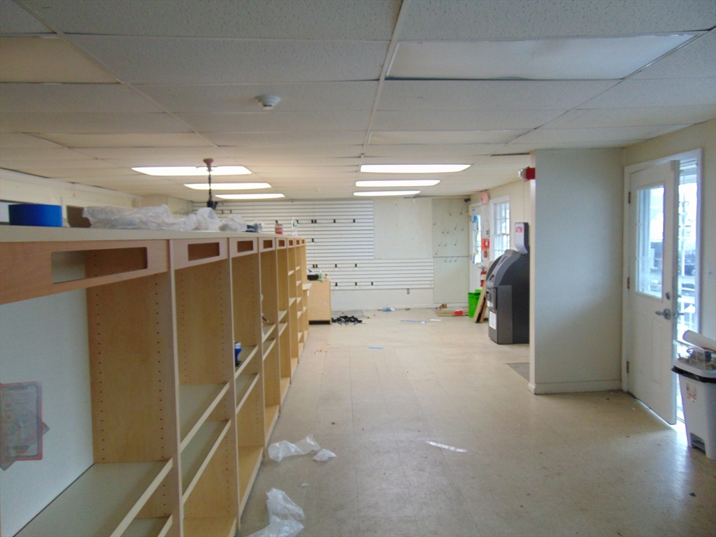 490 W Main St 2