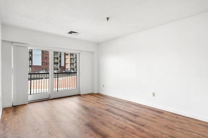 133 Commander Shea Blvd 217
