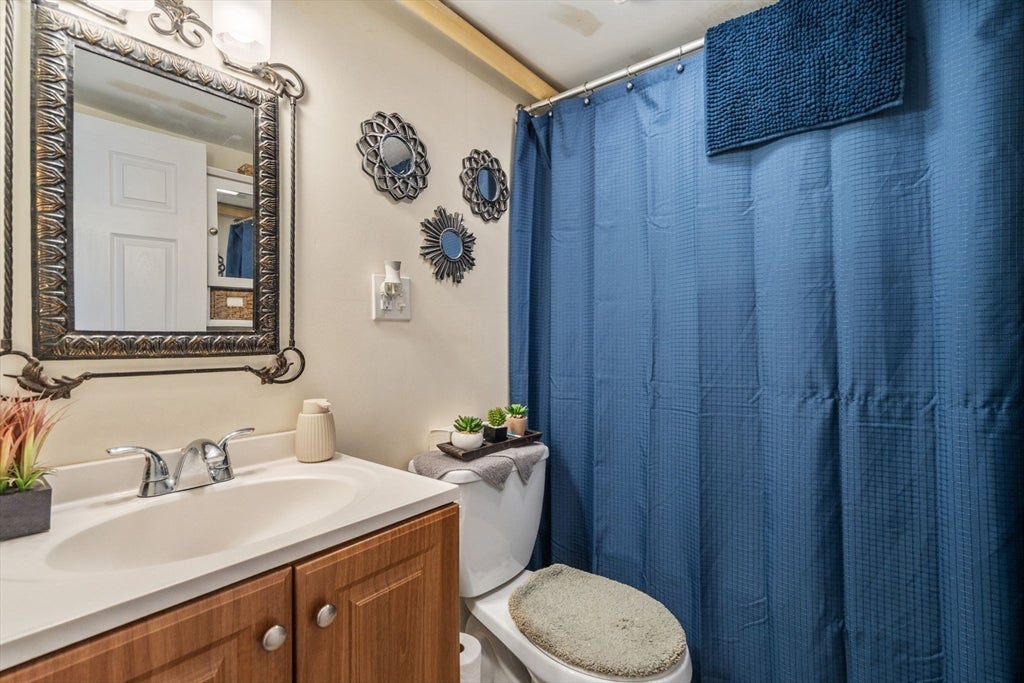 40 Manor Rd, Shrewsbury, MA Photo #14