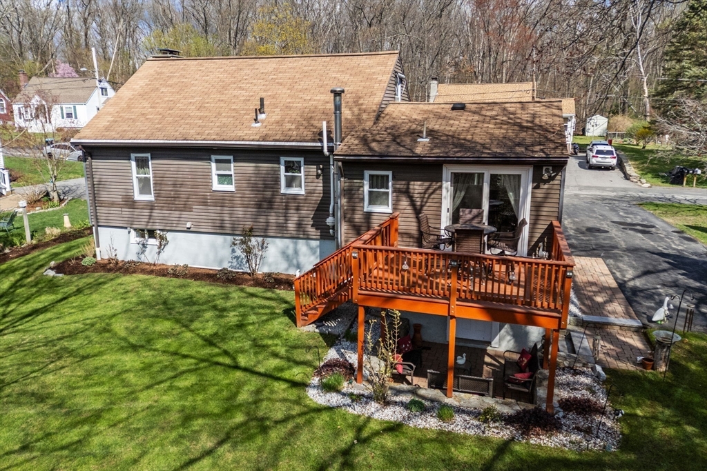 40 Manor Rd, Shrewsbury, MA Photo #2