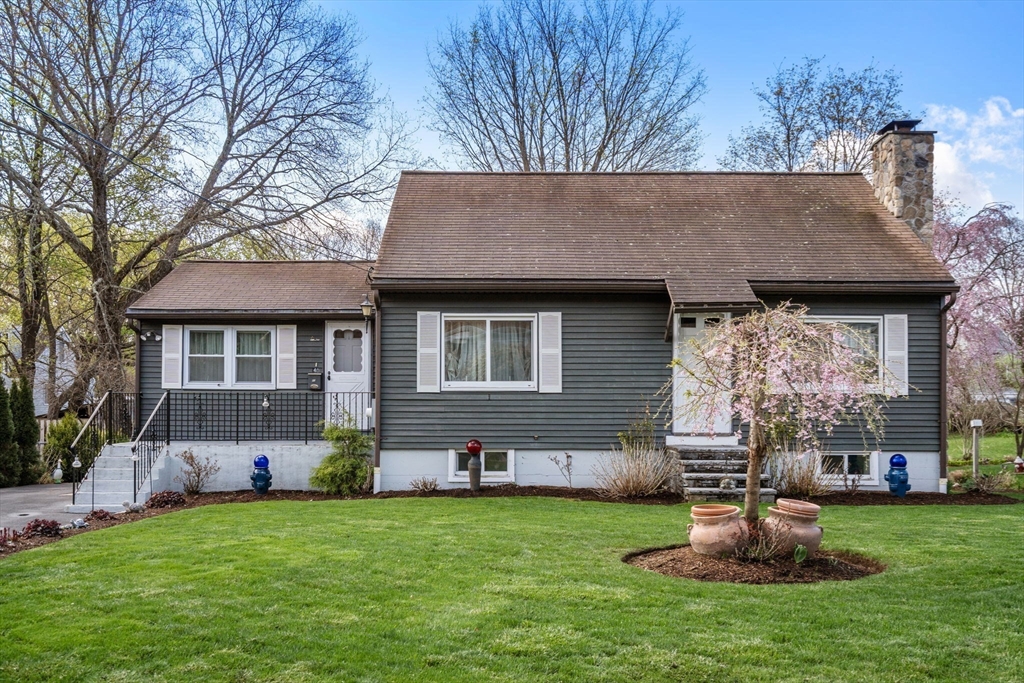 40 Manor Rd, Shrewsbury, MA Photo #1