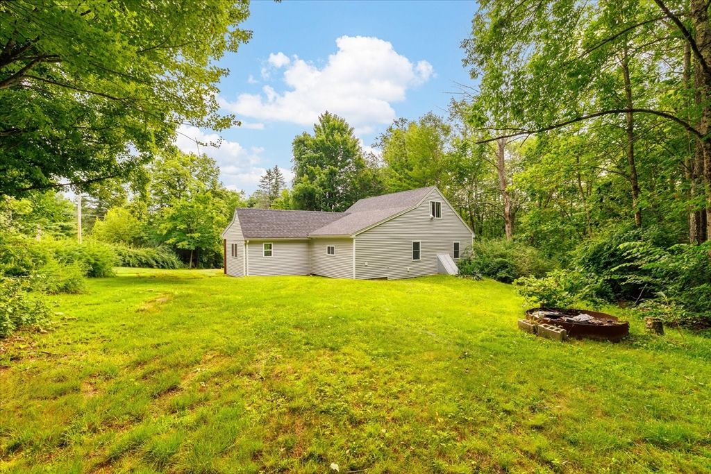 152 N Main St
