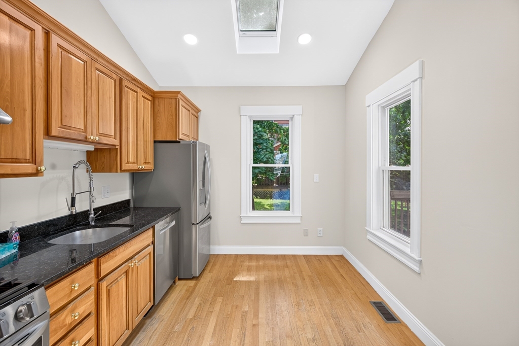 35 Lowell St 35