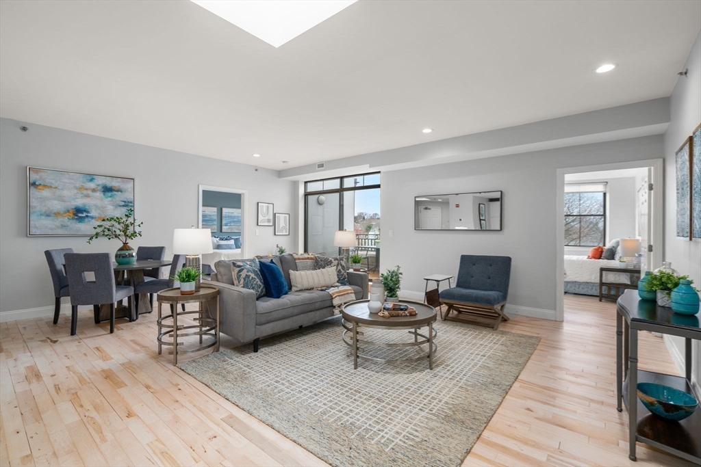 110-112 Cypress St PH3