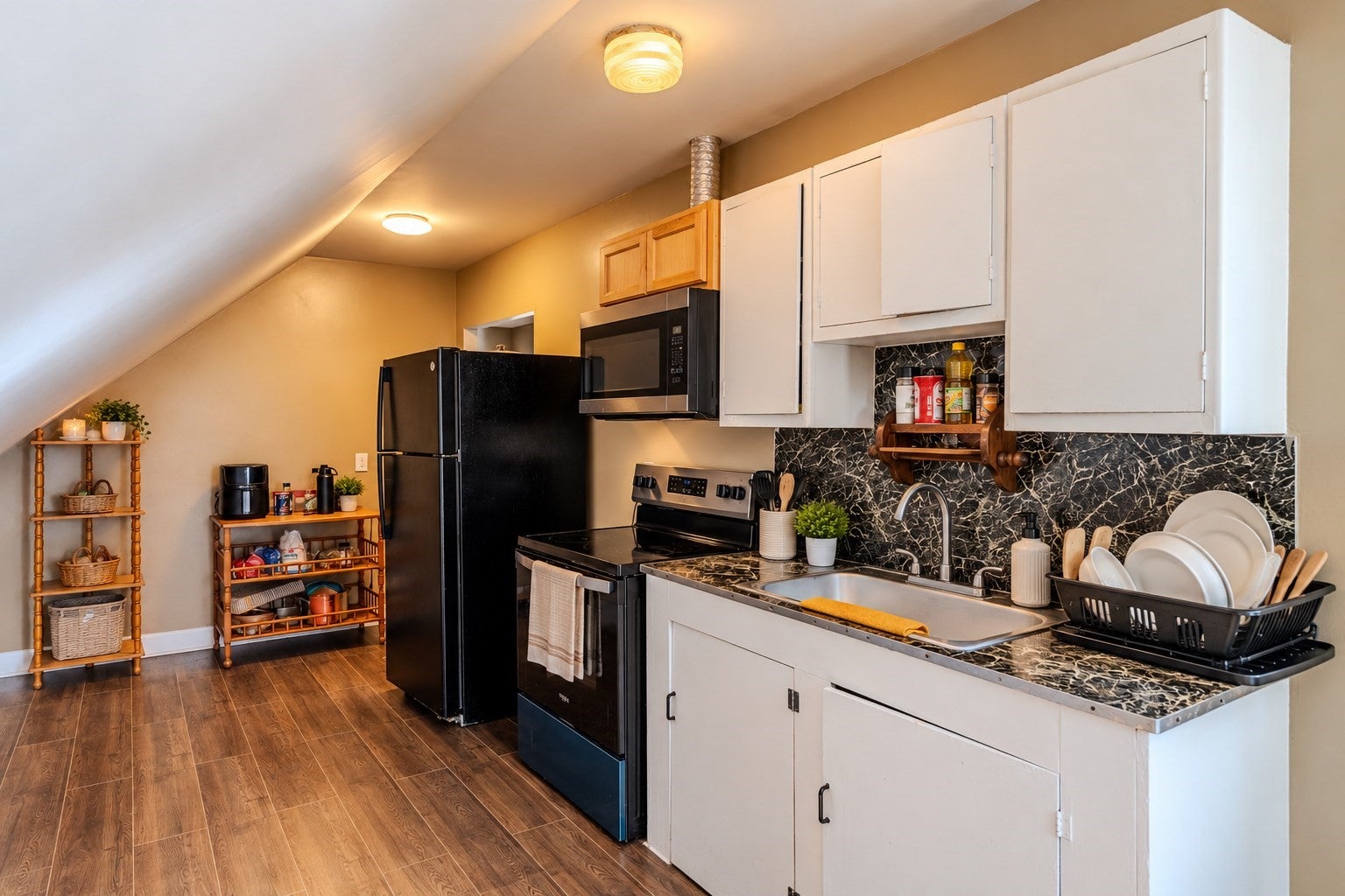 405 Warren St, Fall River, MA, 405 Warren St, Fall River, MA Photo #17