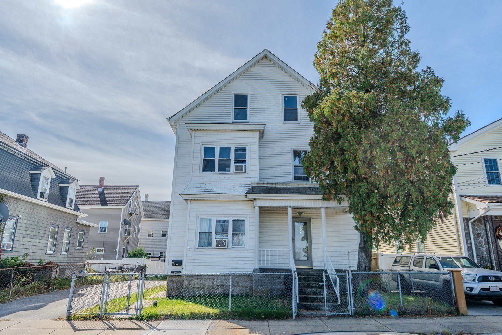 405 Warren St, Fall River, MA, 405 Warren St, Fall River, MA Photo #2