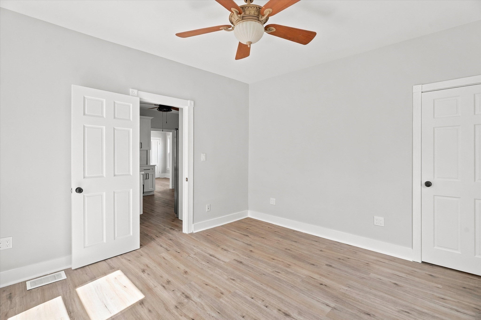 51 Hampshire St, Lowell, MA Photo #11