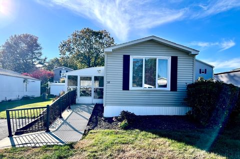 28 1st Ave Westfield MA 01085