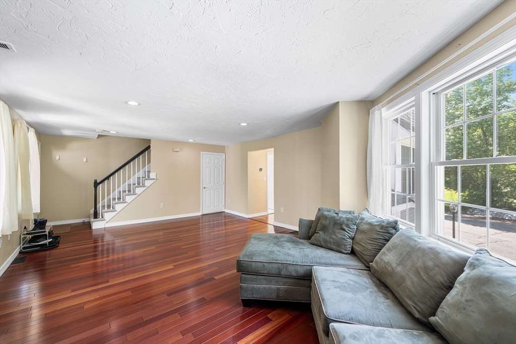 453 Turnpike St 19